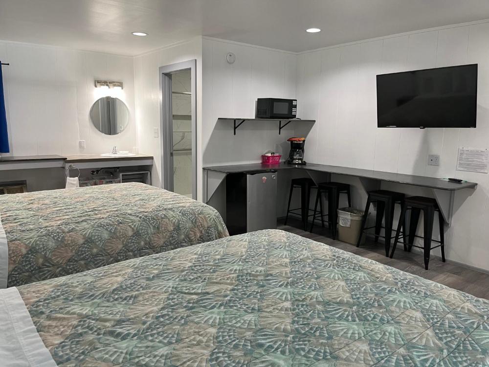 Standard Queen Room interior